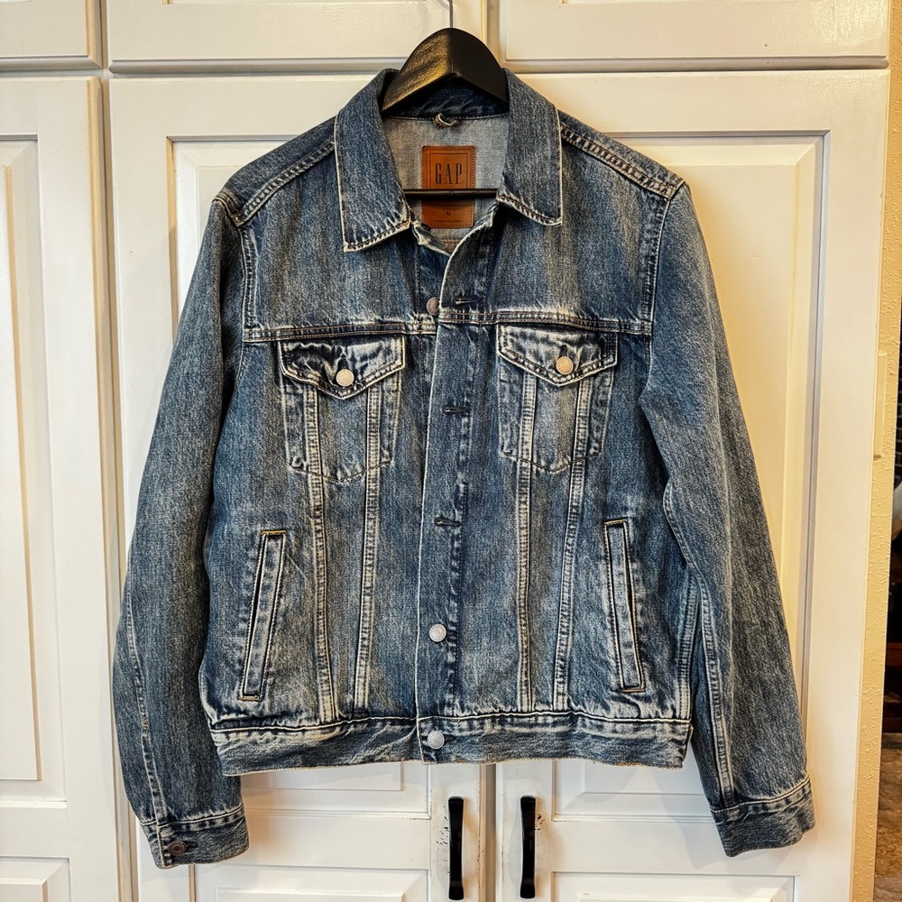 GAP Denim Men Washed Blue Denim‎ Jacket. Size Medium